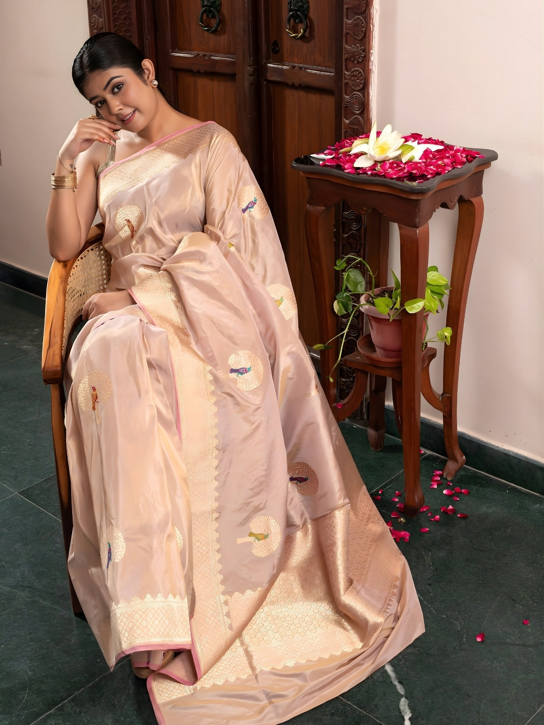 Handloom Banarasi Tilfi Kadhuwa Weaved Motif Saree In Pure Katan Tissue Silk Pink