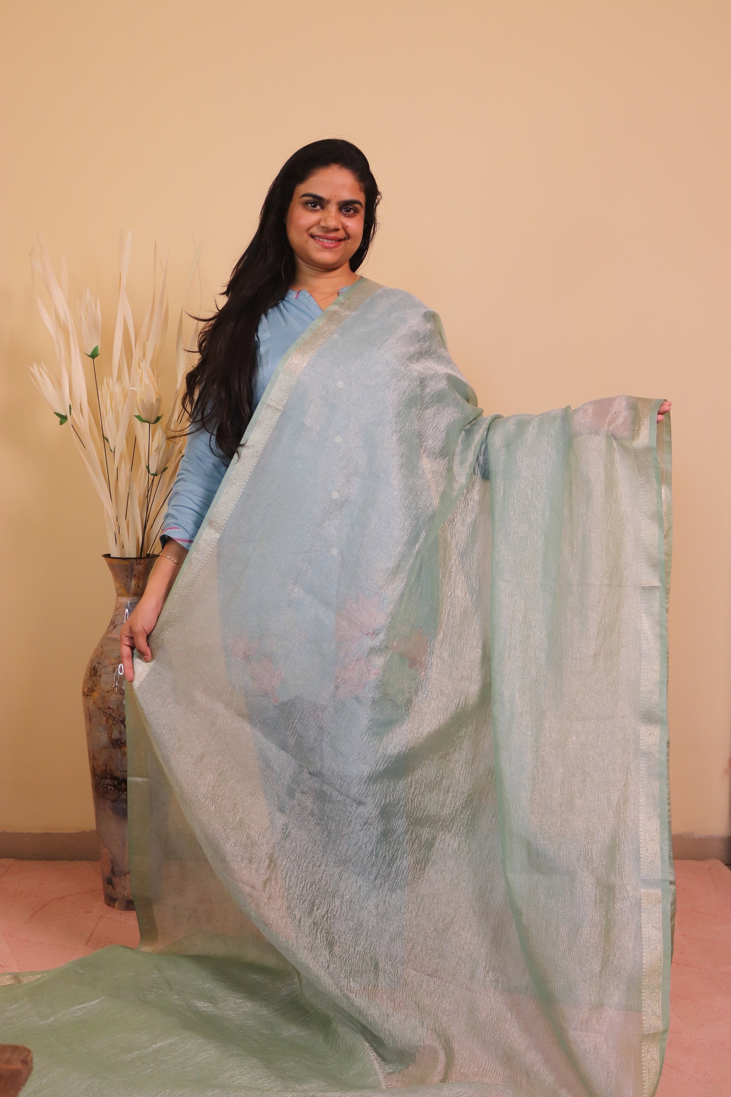 Crush Tissue With Thin Banarasi Border - Green
