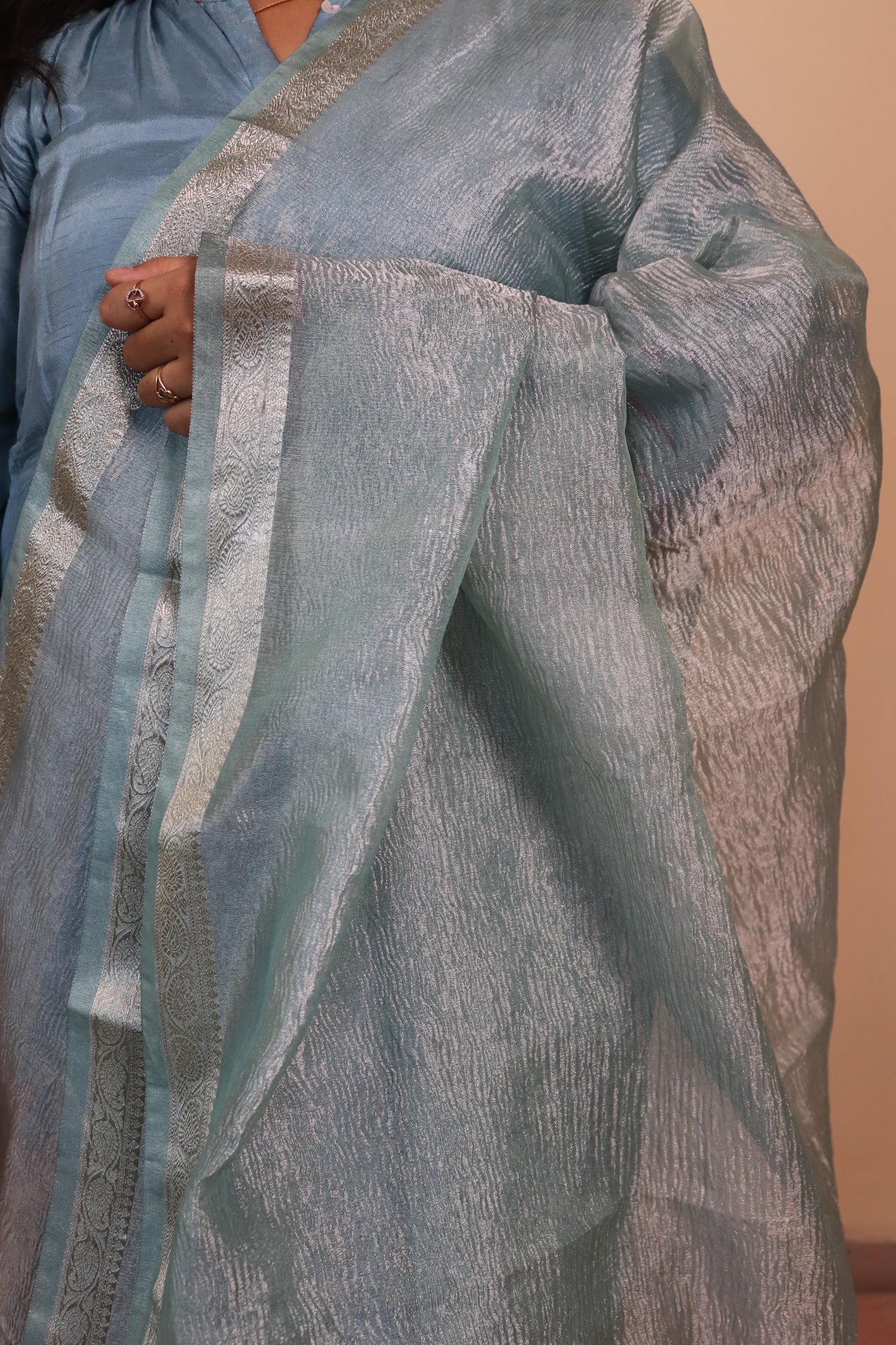 Crush Tissue With Thin Banarasi Border - Green