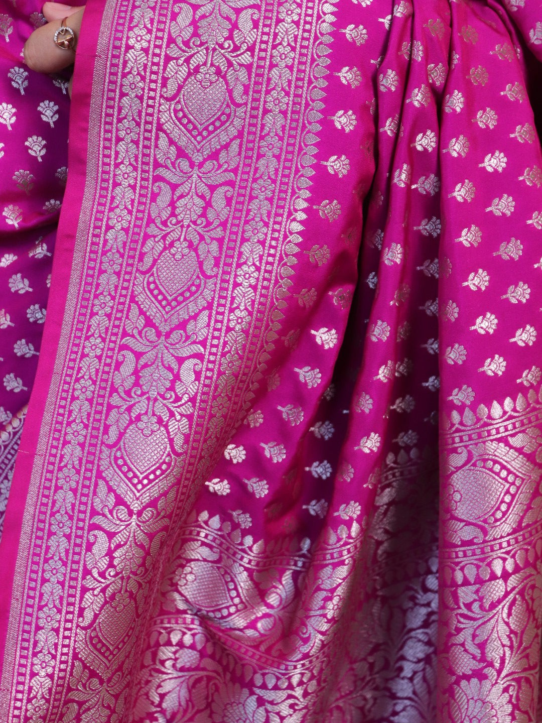 Banarasi Silk With Choti Buti -pink