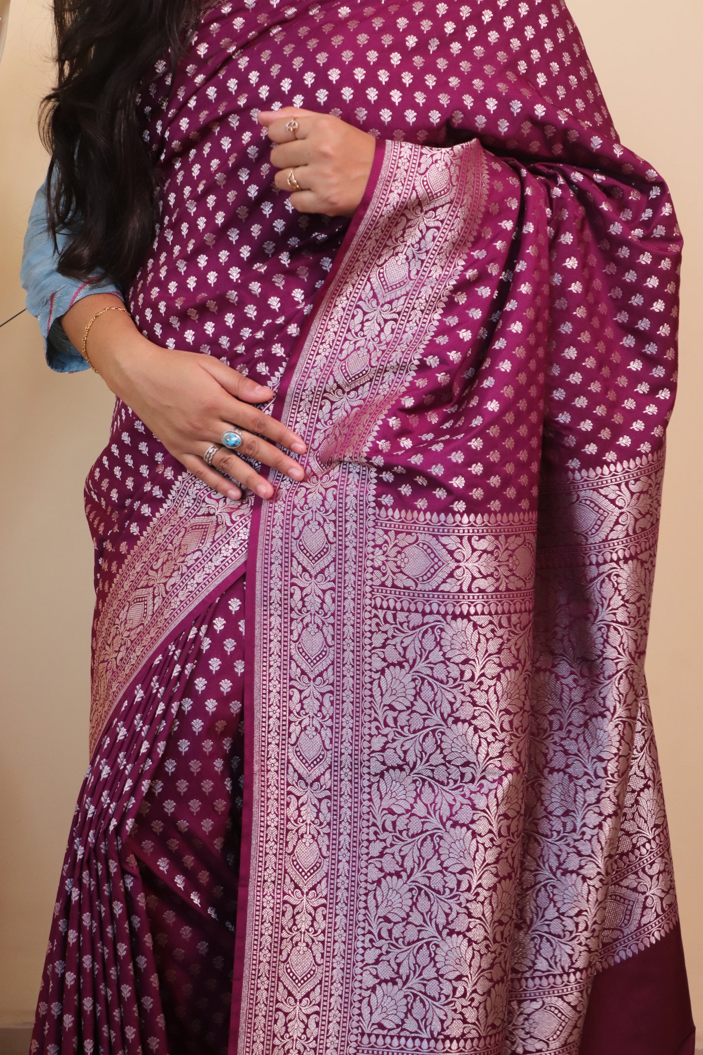 Banarasi Silk Weaved In Choti Buti - Maroon