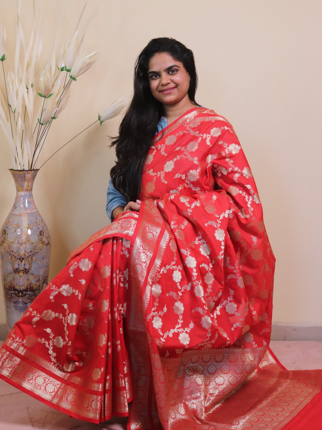 Banarasi Saree With Jaal Buti -red