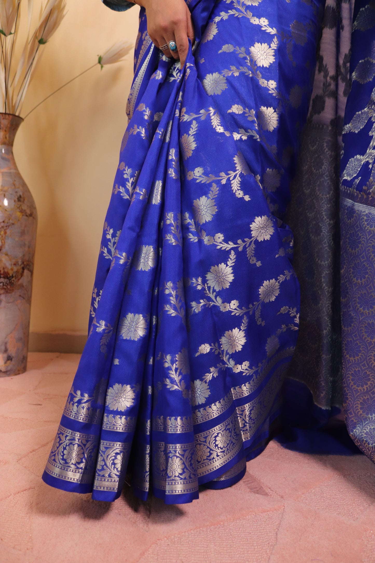 Banarasi Saree Weaved In Jaal Buti - Blue
