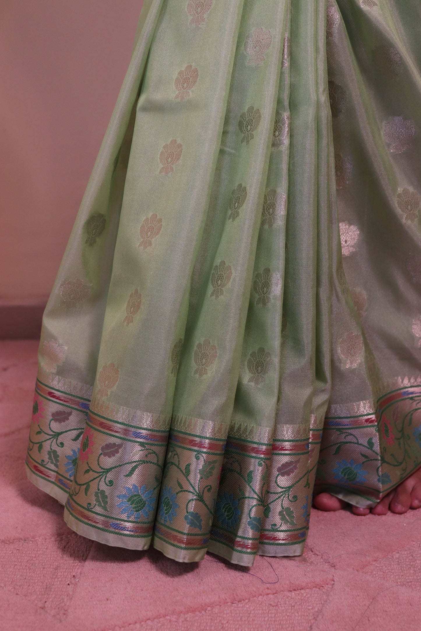 Banarasi Silk Weaved In 2 Inch Buti With Paithani Border - Green