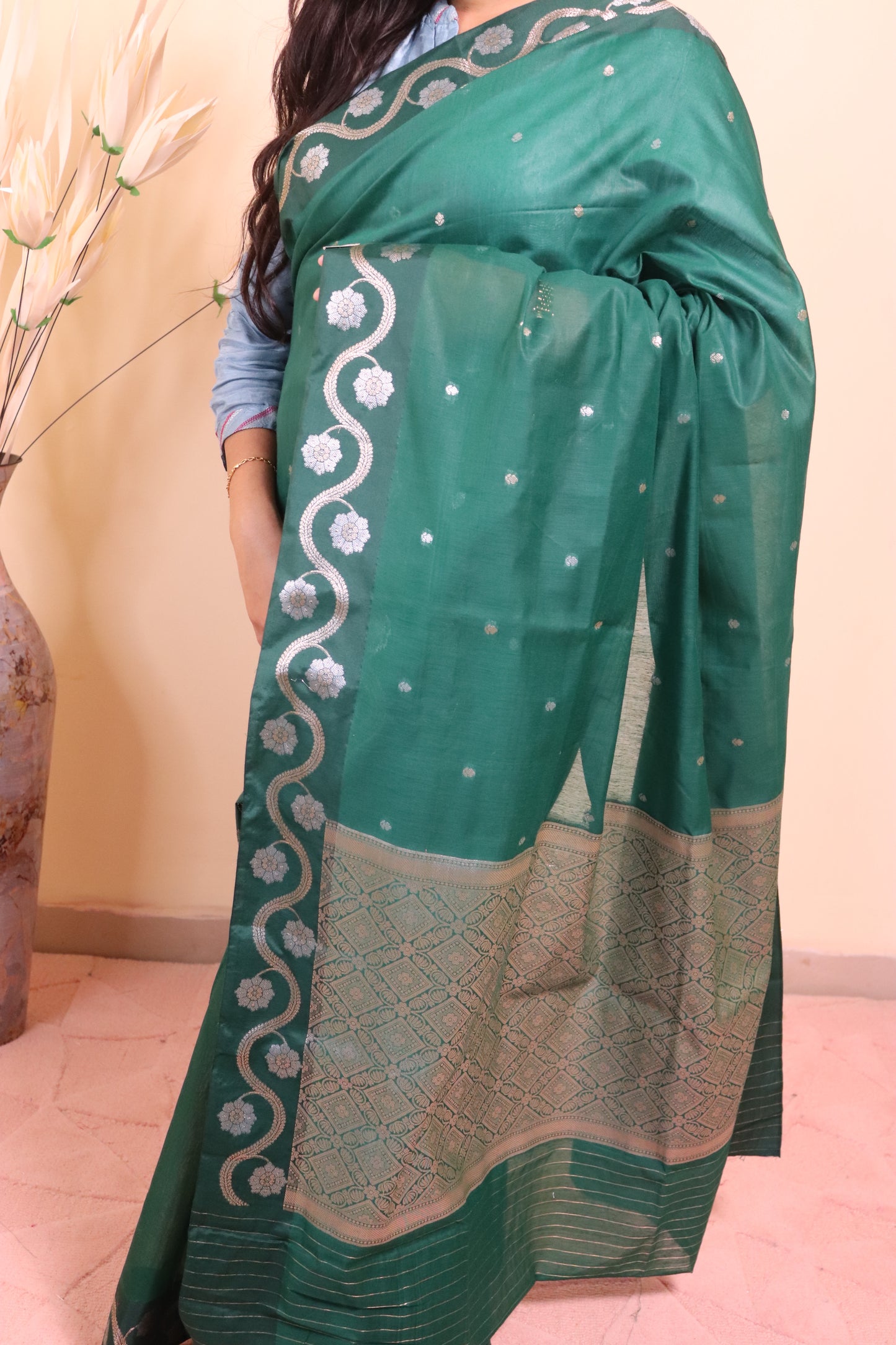 Cottan Banarasi With Sona Rupa Bel Buti Weaving - Green