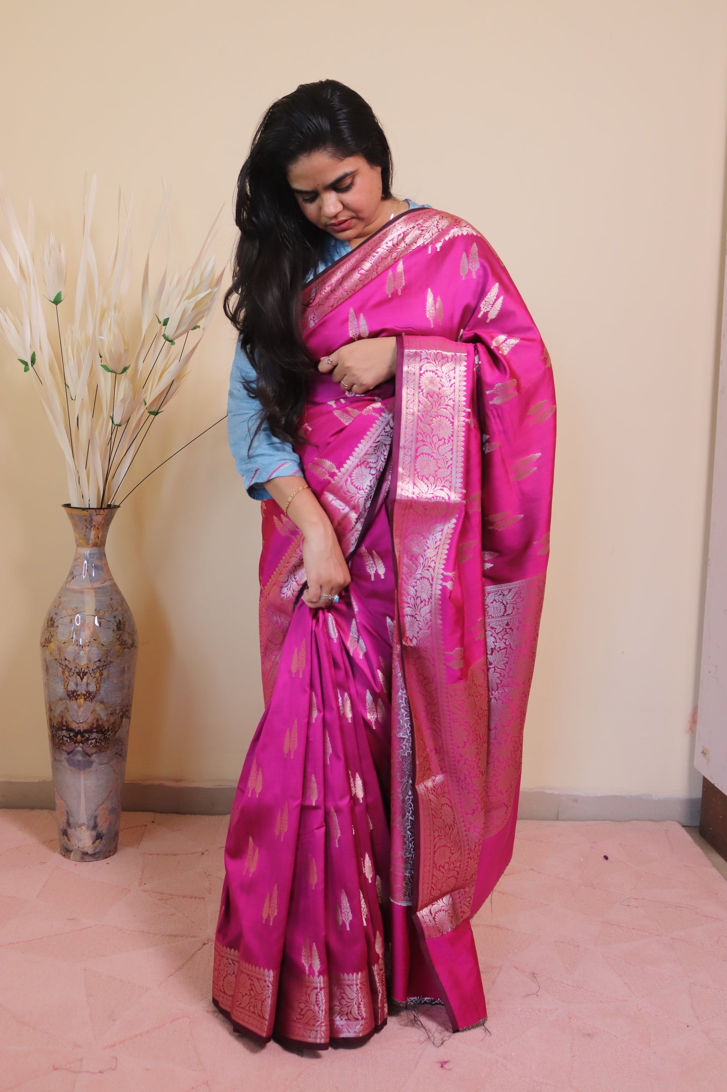 Banarasi Silk Weaved In Double Buti - Pnk