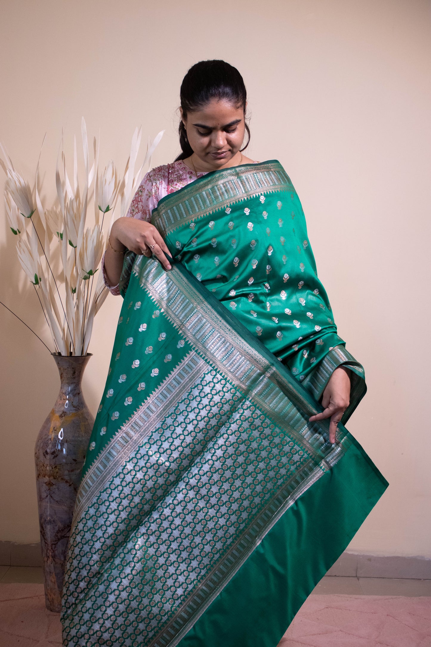 Banarasi Saree With Choti Buti Sona Rupa Weaving - Green