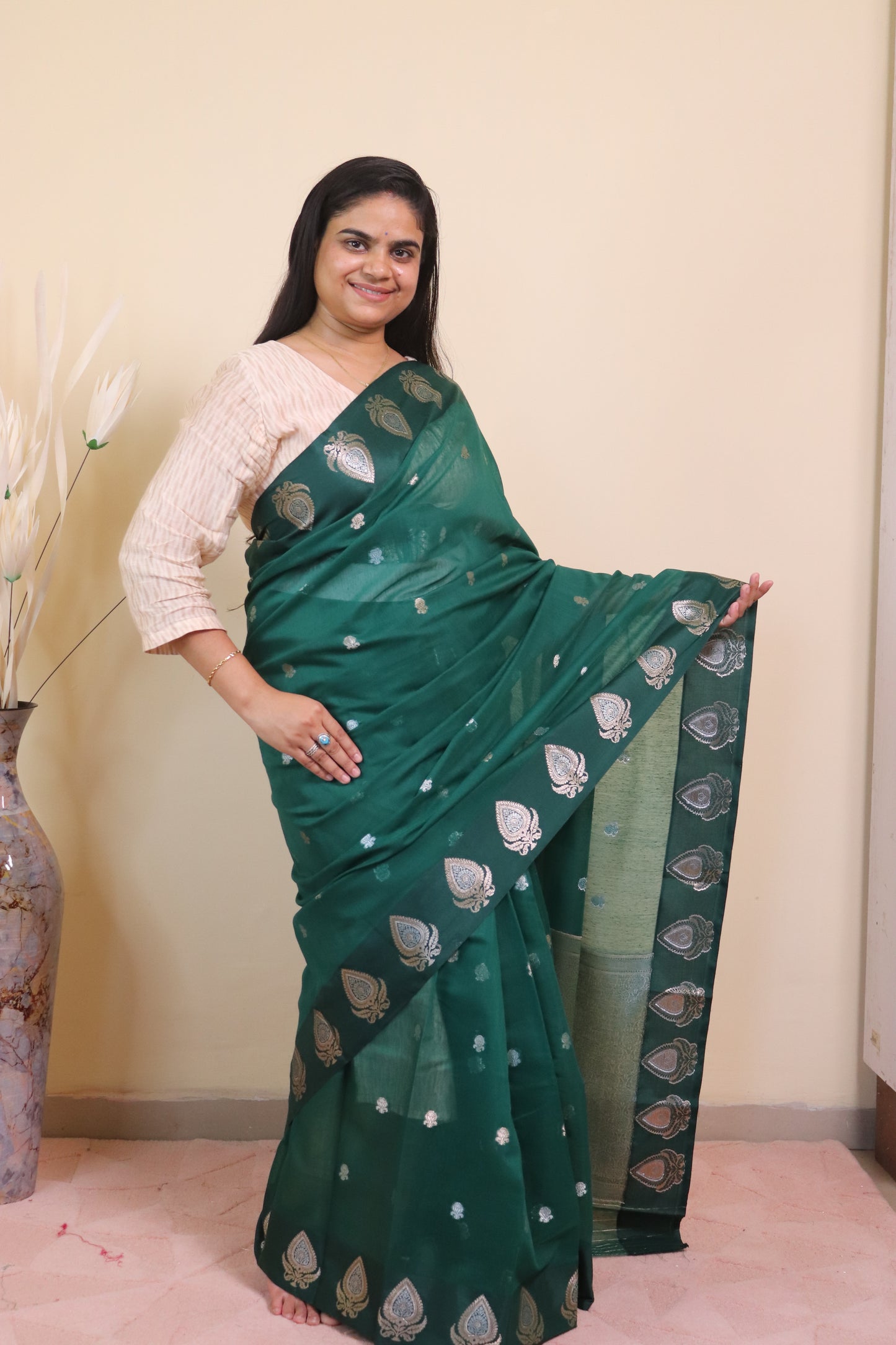 Banarasi Cotton Saree Weaved In Sona Rupa Weaving - Green