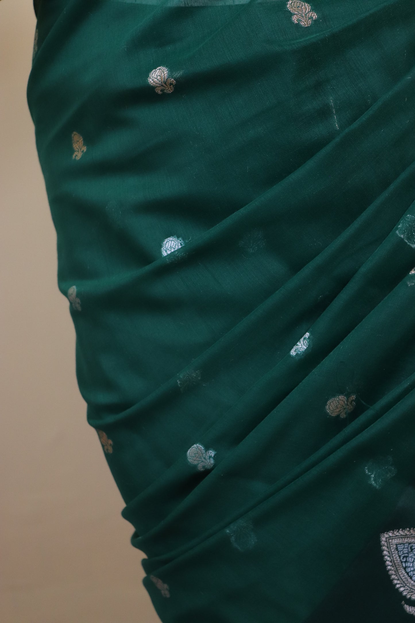 Banarasi Cotton Saree Weaved In Sona Rupa Weaving - Green
