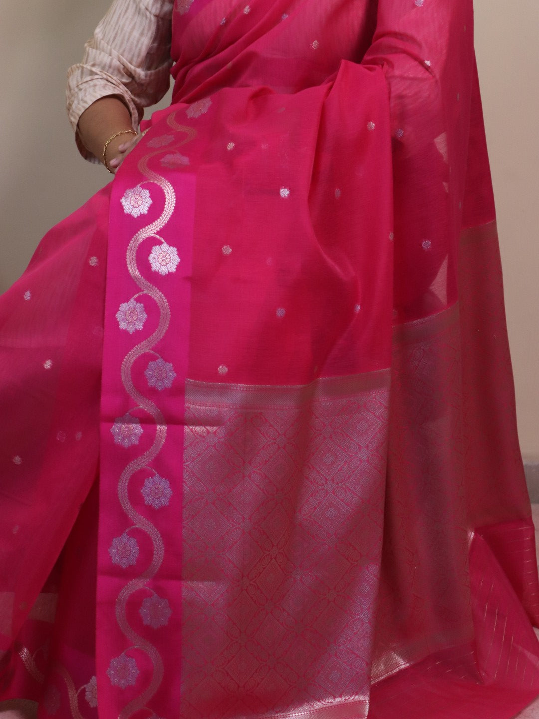 Banarasi Cotton Saree With Sona Rupa Bel Buti Weaving - Pink