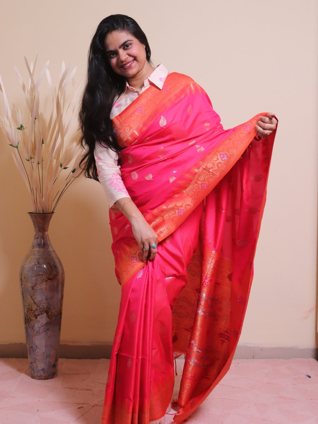 Soft Silk Contrast Border Silver And Gold Zari Weaving - Pink