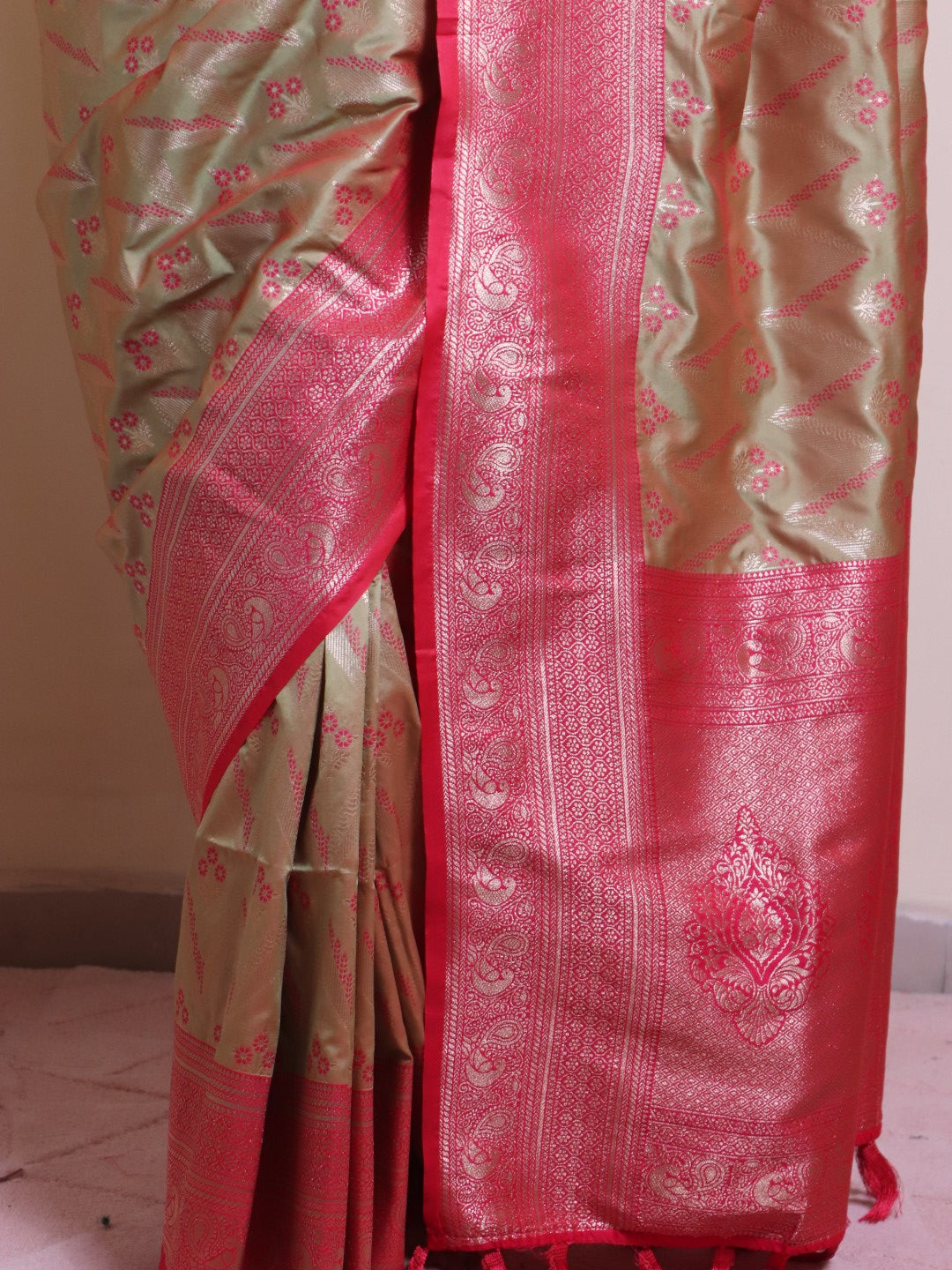 Soft Silk Contrast Border Alfi Weaving - Beige