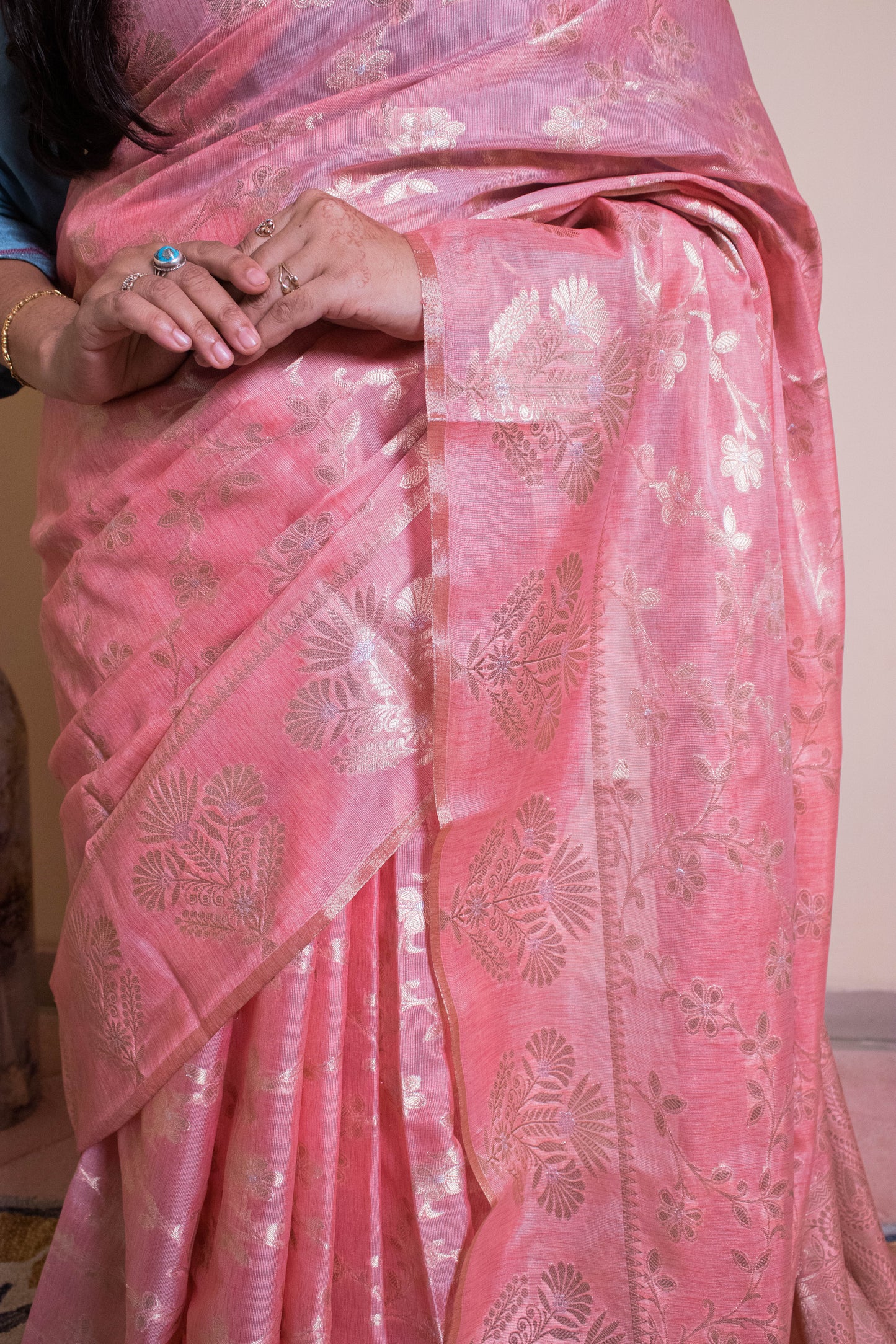 Cotton Silk Motif At Border Jaal Weaving All Over - Peach