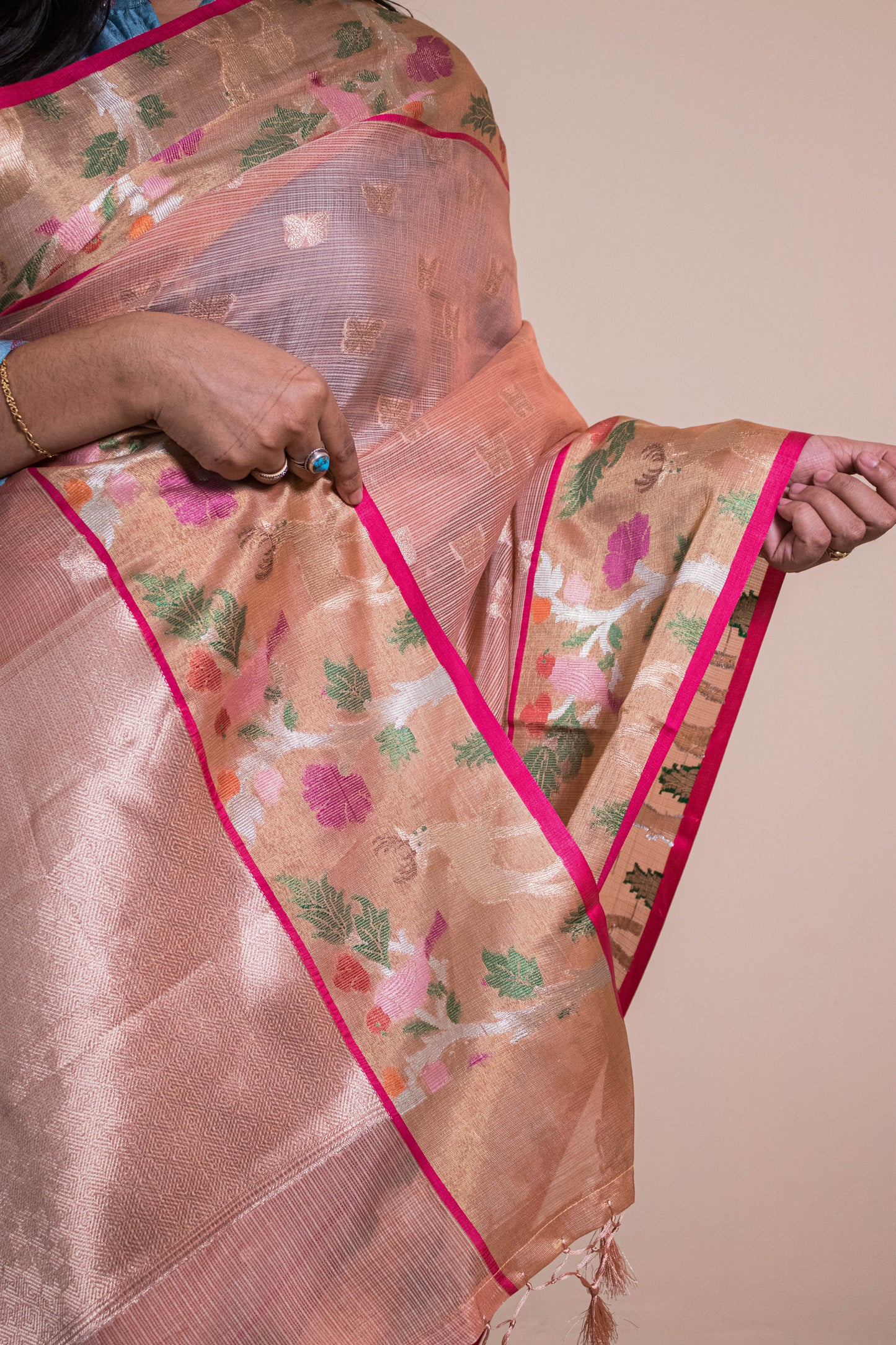 Deer And Bird Motif Paithani Weaved Border Butterfly Buti - Peach