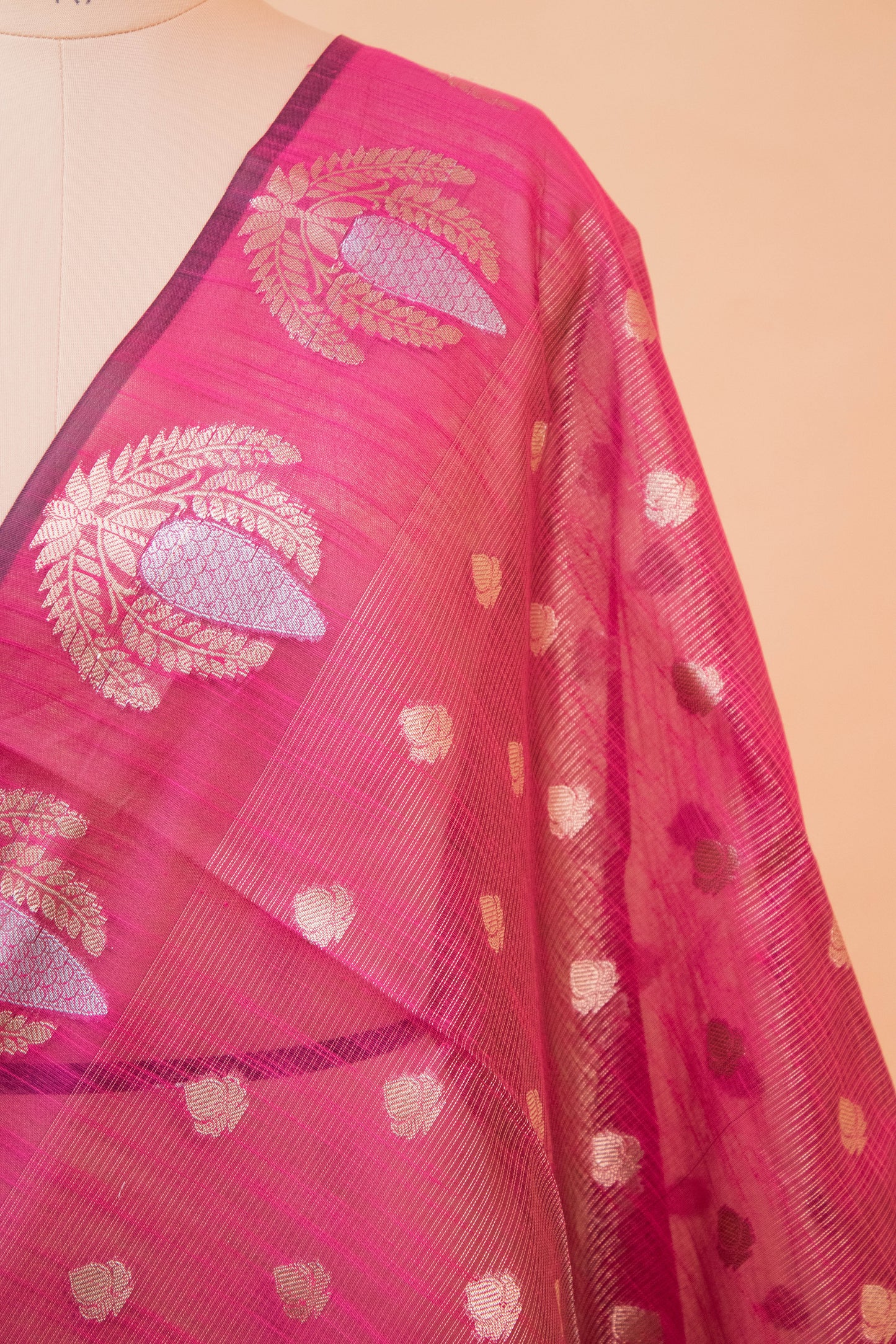 Super Soft Tissue Weaved In Contemporary Butta Style Border - Maroon