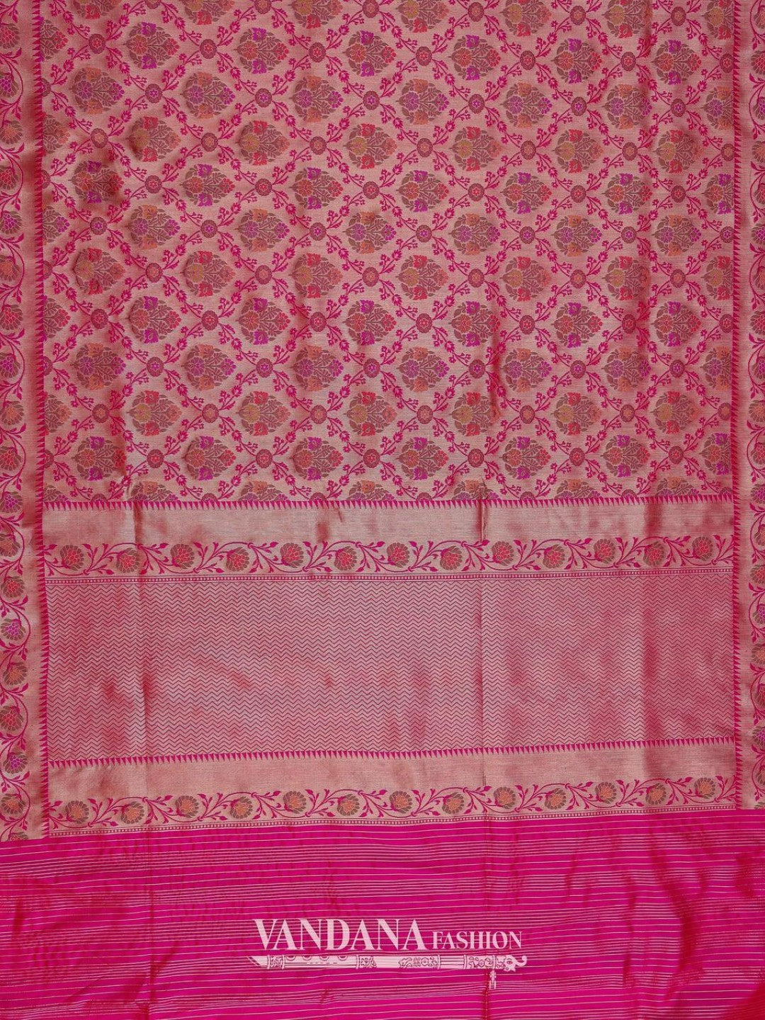 Exquisite Handloom Kadhua Weave With Pink Edges