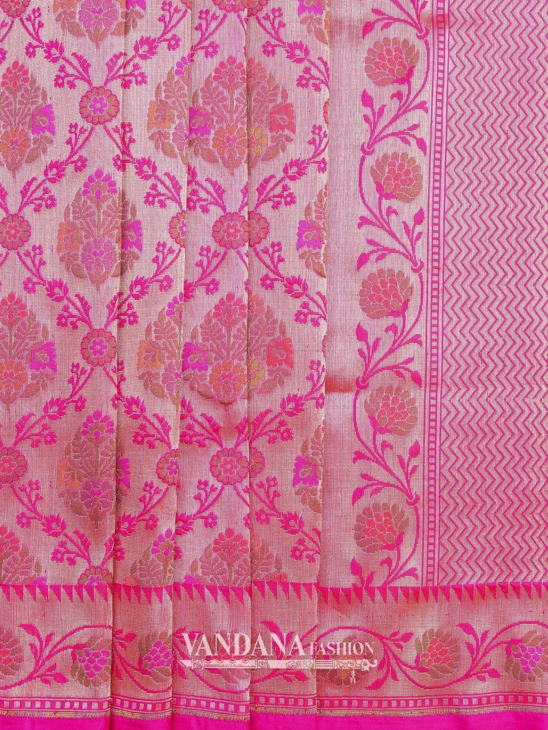 Exquisite Handloom Kadhua Weave With Pink Edges