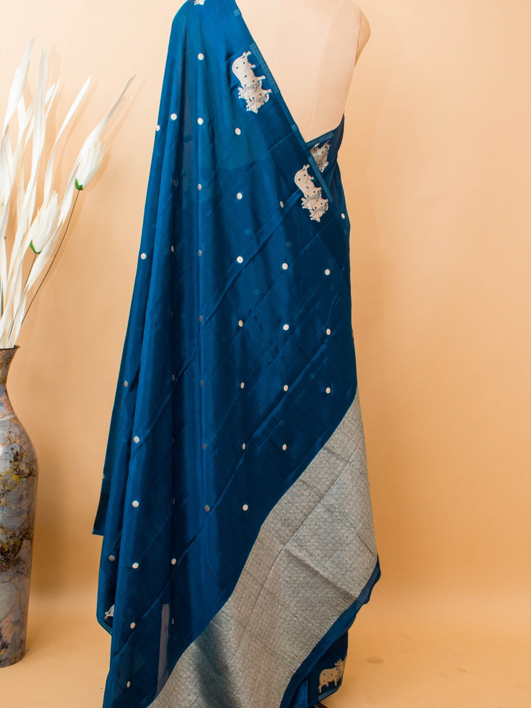 Soft Chinon Saree With Nandi Motif Border -pink