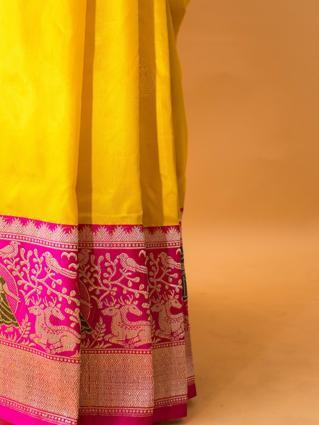 Soft Chinon Saree With Nandi Motif Border- Bottle Green