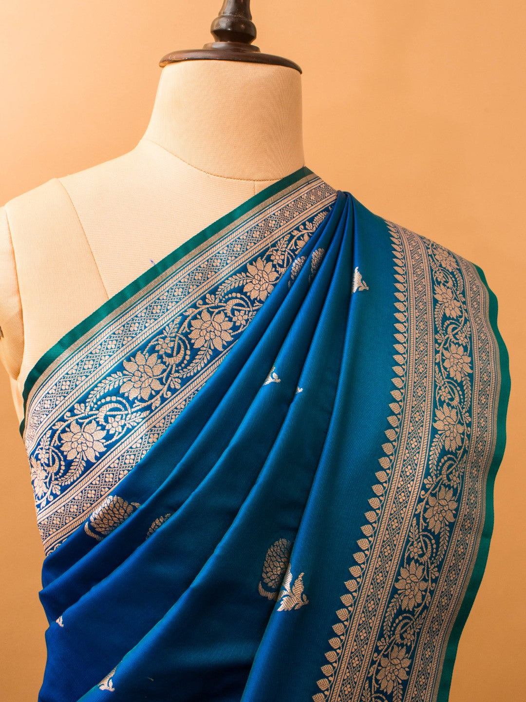 Mashru Silk Flower Buti Saree