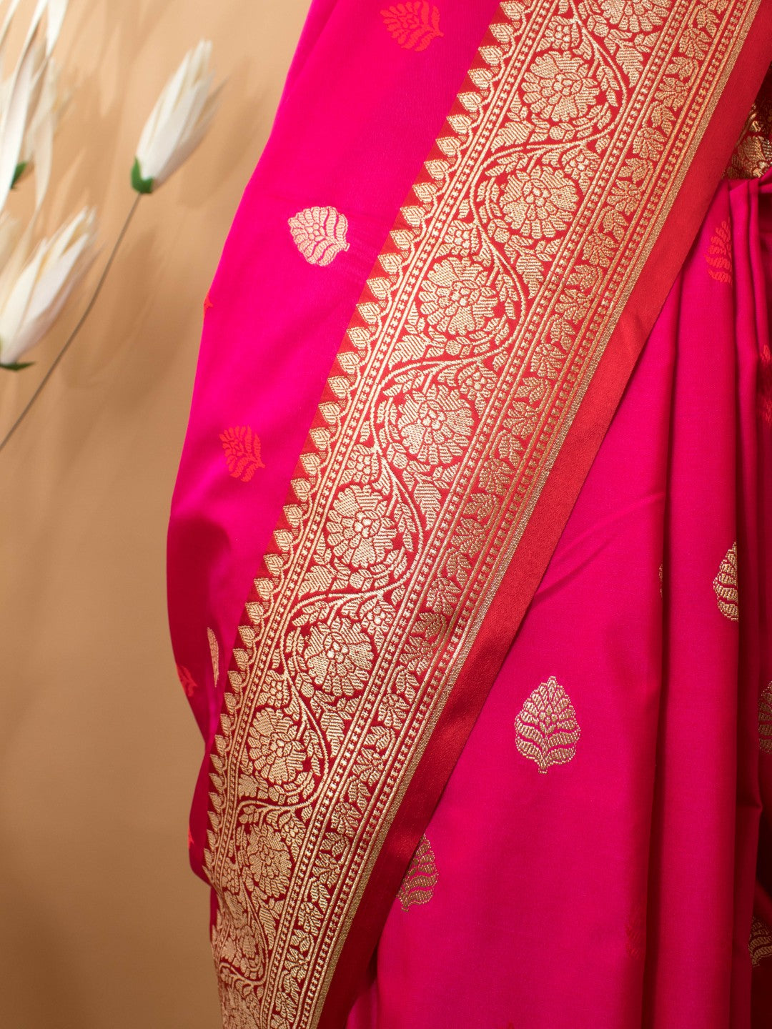 Traditional Banarasi Contrast Border Butti In Katan Silk