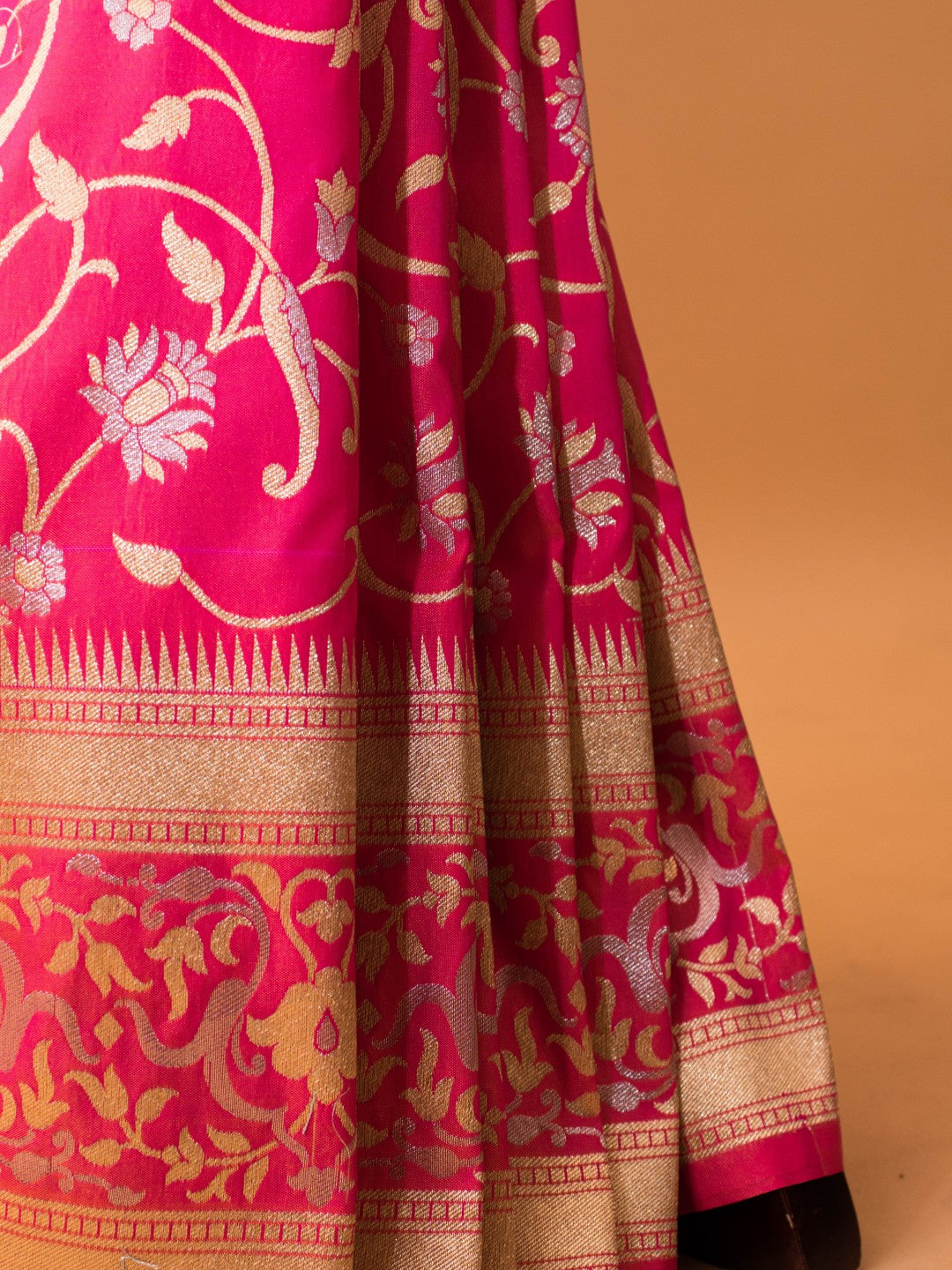 Kataan Silk In Gold N Silver Jaal In Banarasi Weaving