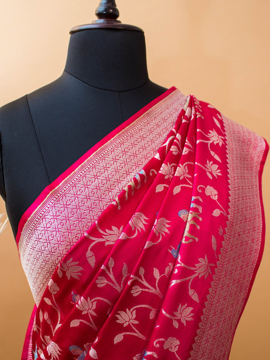 Mashru Silk Jaal Weaving In Cow Grazing Story