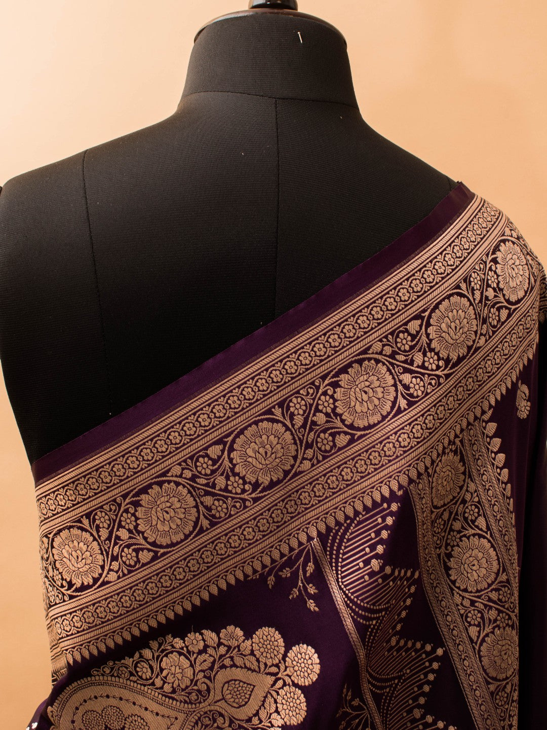 Traditional Banarasi Small Buti Design Rich Border Pallu