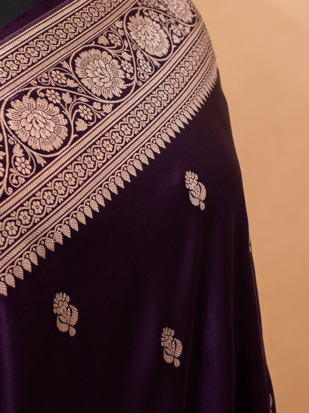 Traditional Banarasi Small Buti Design Rich Border Pallu