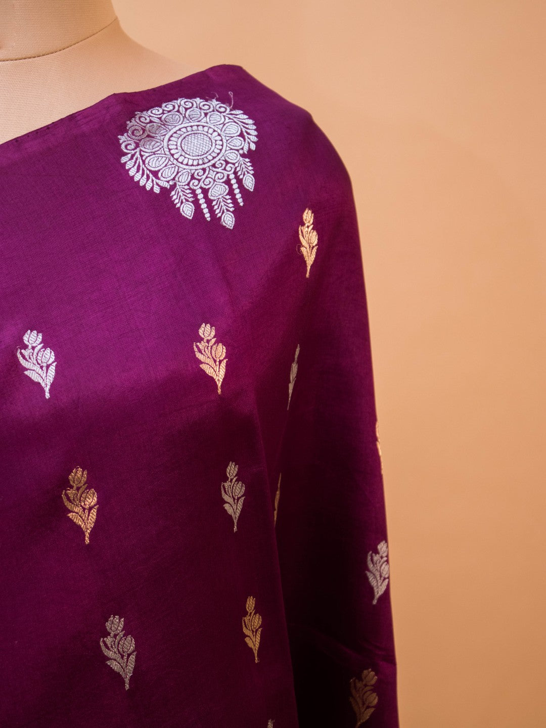 Pure Mashru Silk Gold N Silver Motifs In Border N Butti