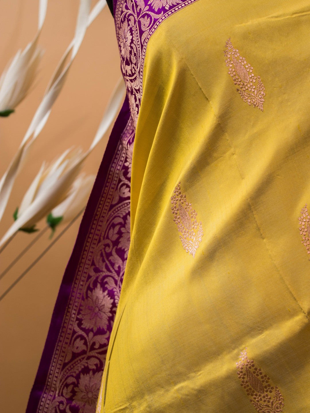 Traditional Pure Kataan Silk With Rangkaat Border Butti