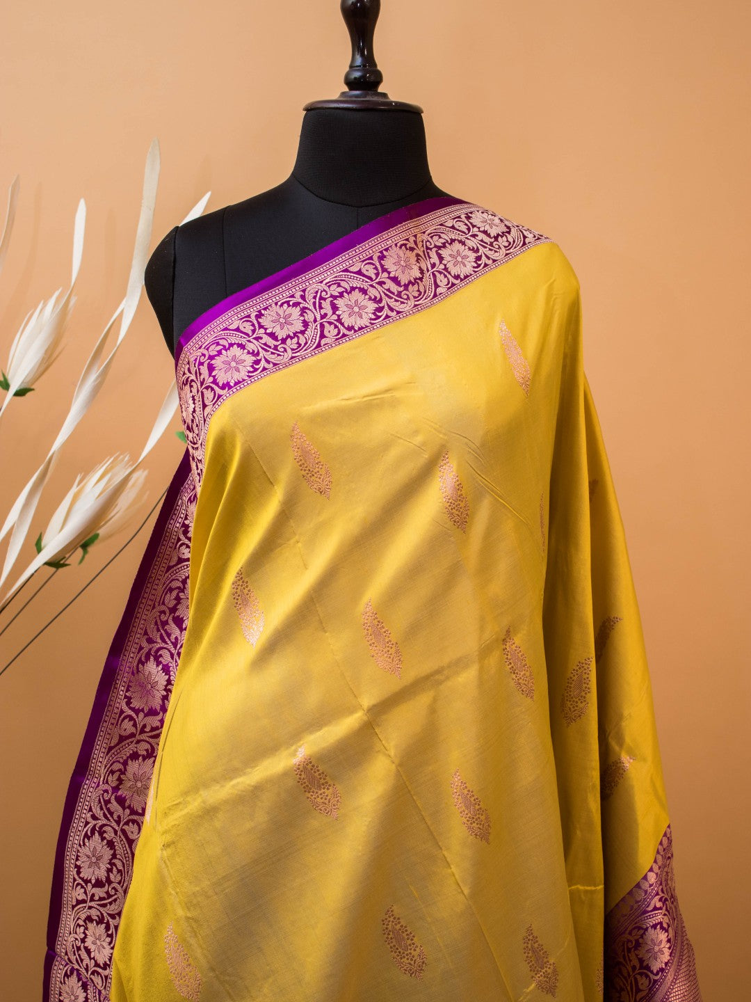 Traditional Pure Kataan Silk With Rangkaat Border Butti