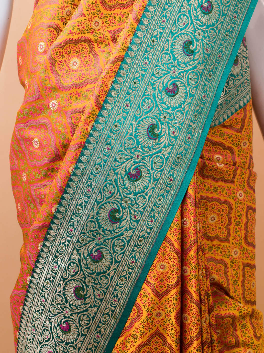 Banarasi Tanchui In Minute Resham Weaving Saree