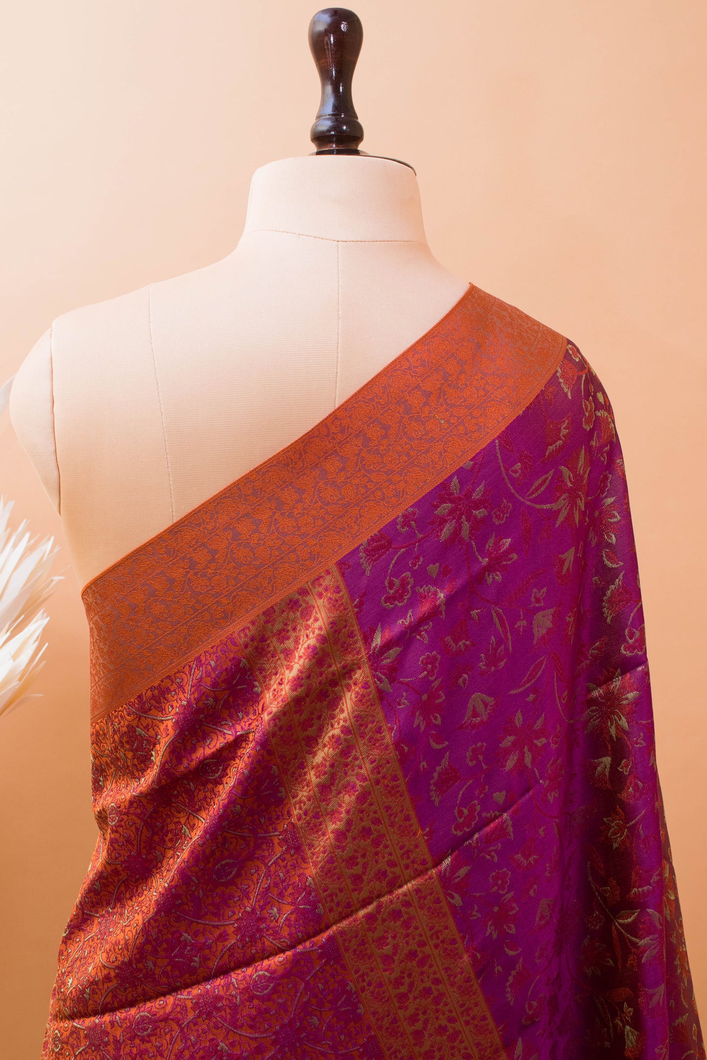 Handloom Resham Tanchui In Pure Silk - Wine