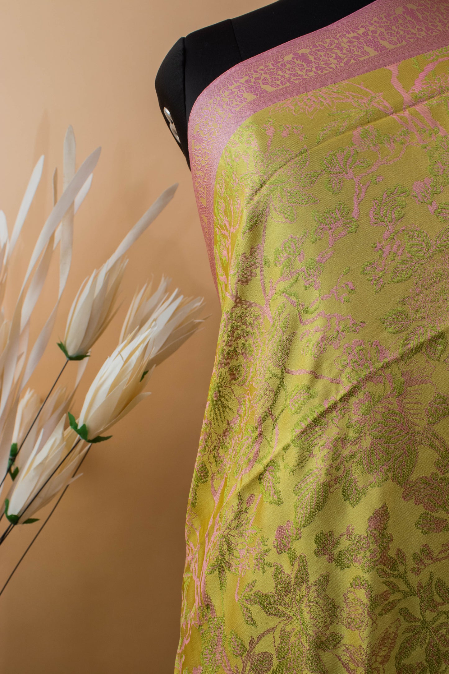 Handloom Resham Tanchui In Pure Silk - Green