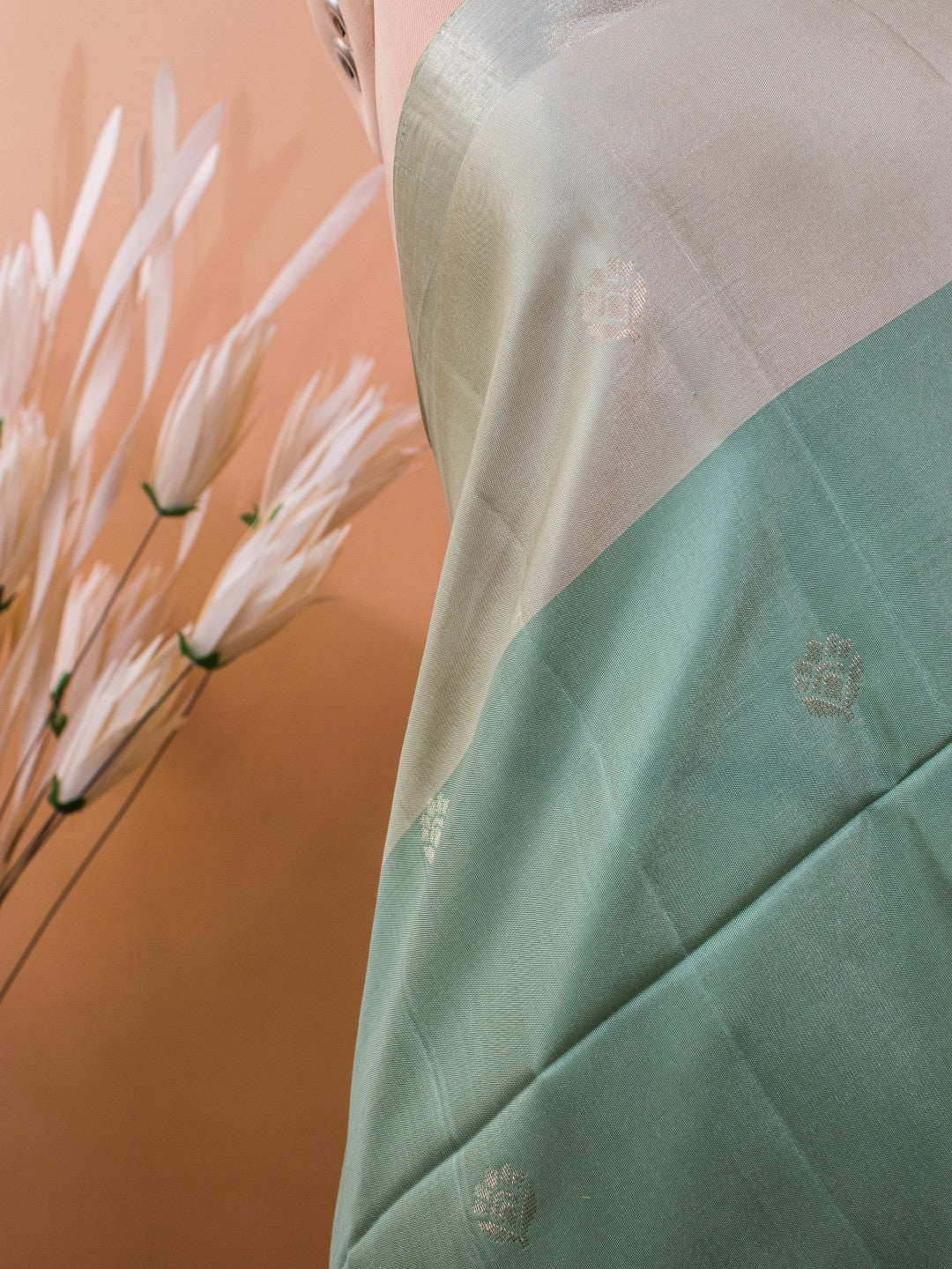 Contemporary Zari Weaving In Pure Silk