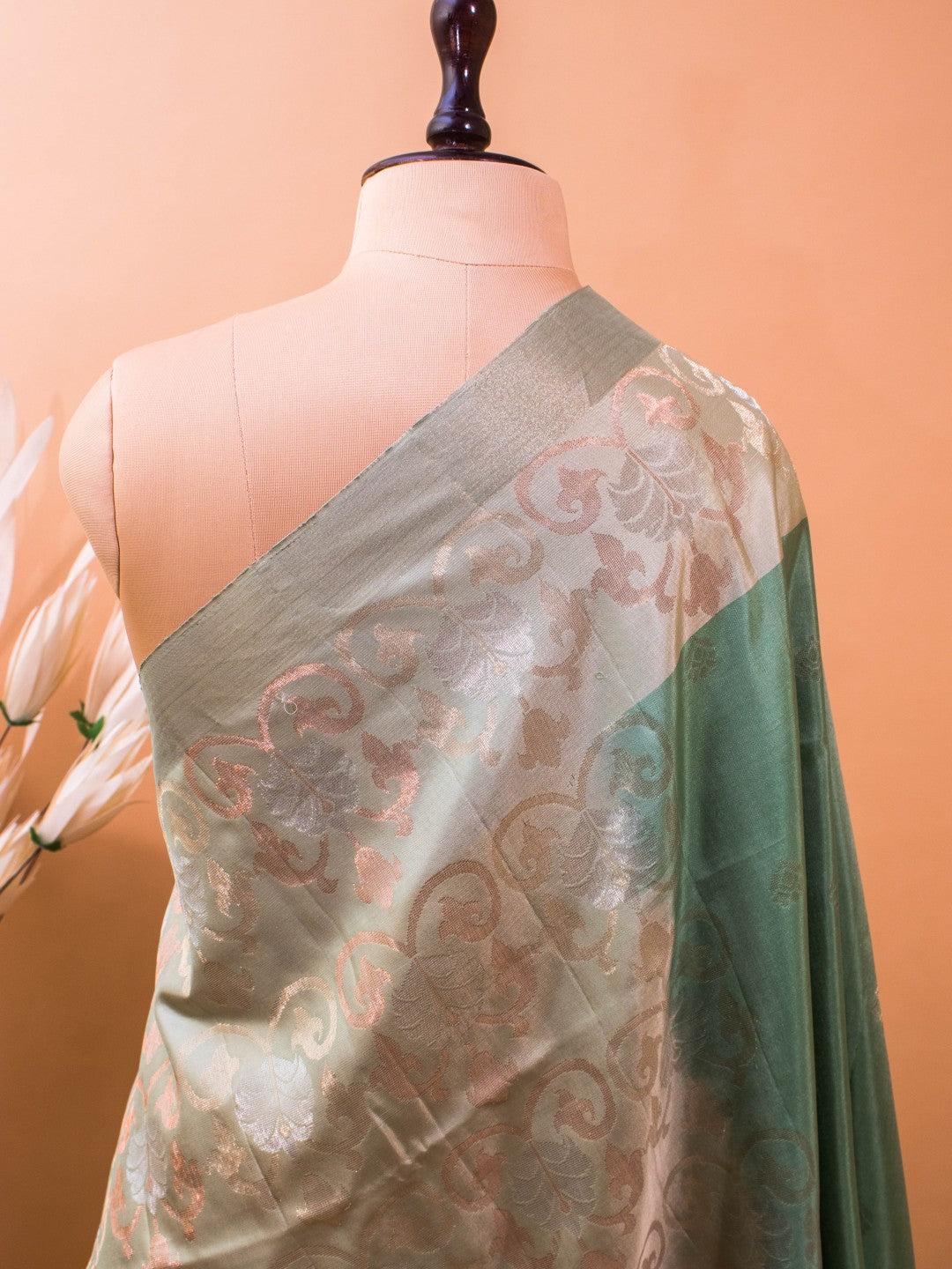 Contemporary Zari Weaving In Pure Silk