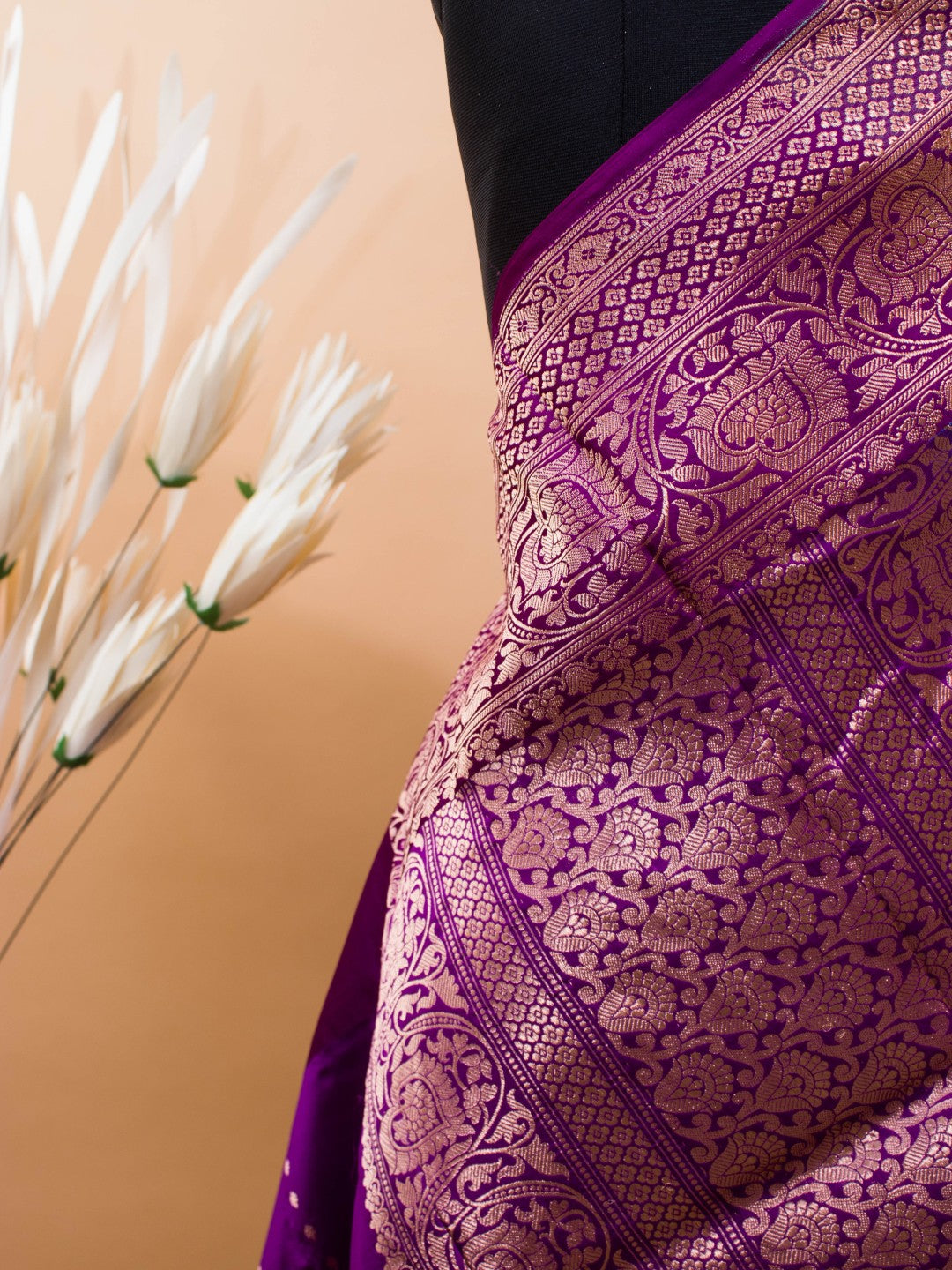 Traditional Banarasi Contrast Border In Pure Kataan Silk