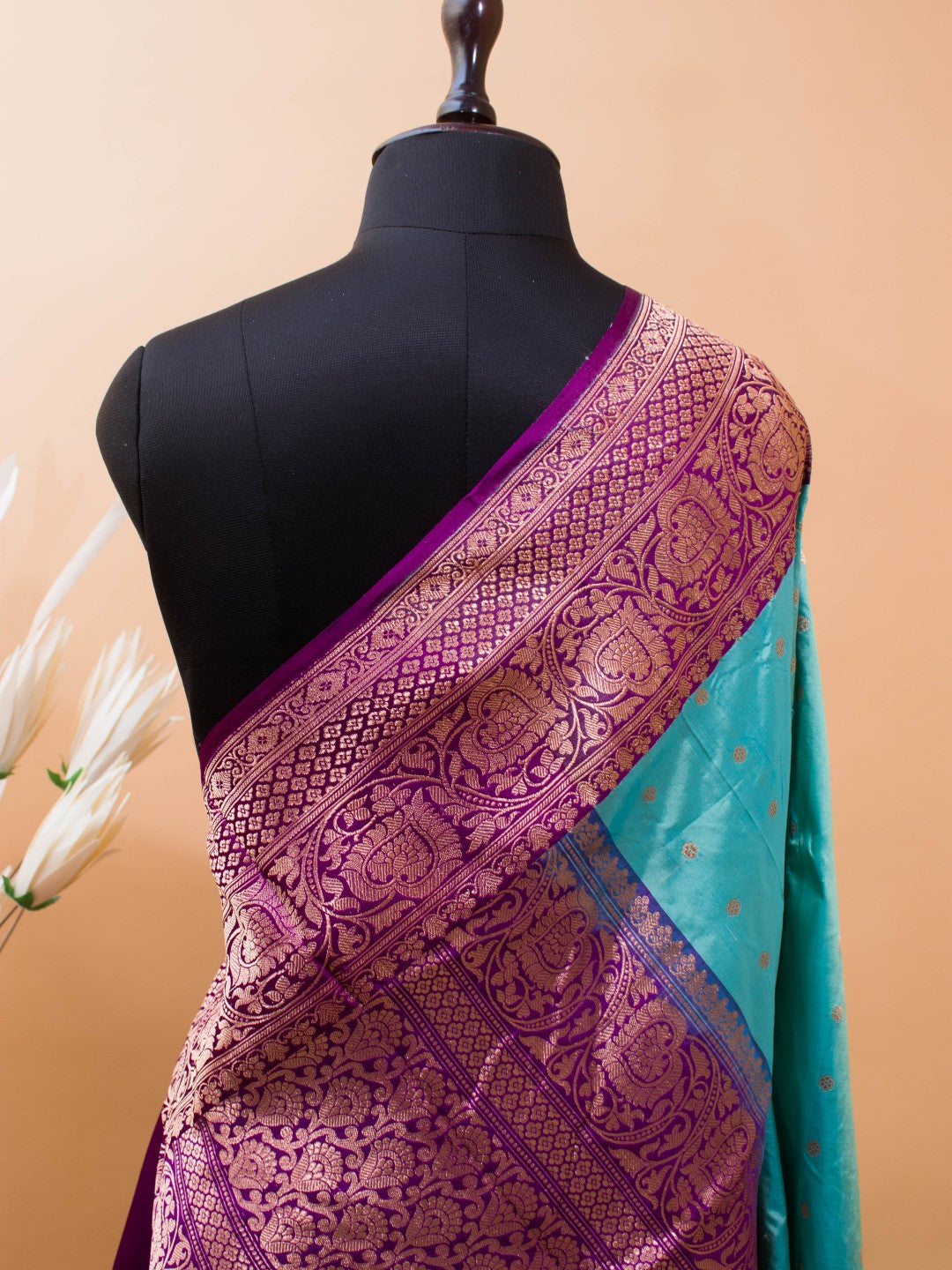 Traditional Banarasi Contrast Border In Pure Kataan Silk