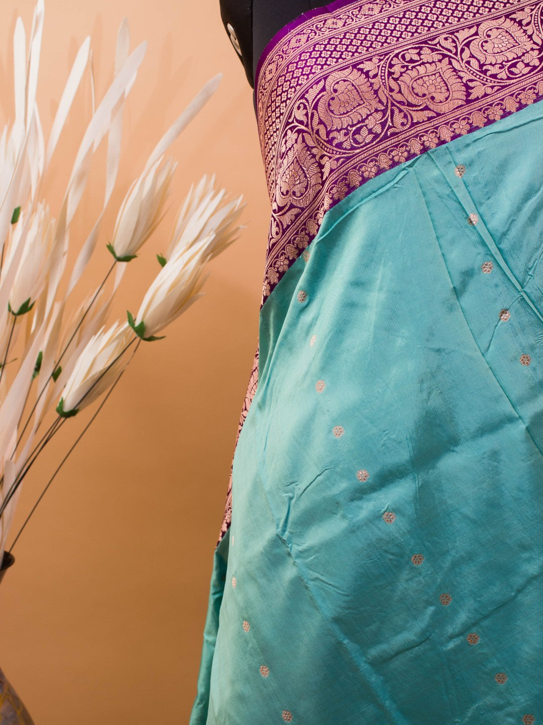Traditional Banarasi Contrast Border In Pure Kataan Silk