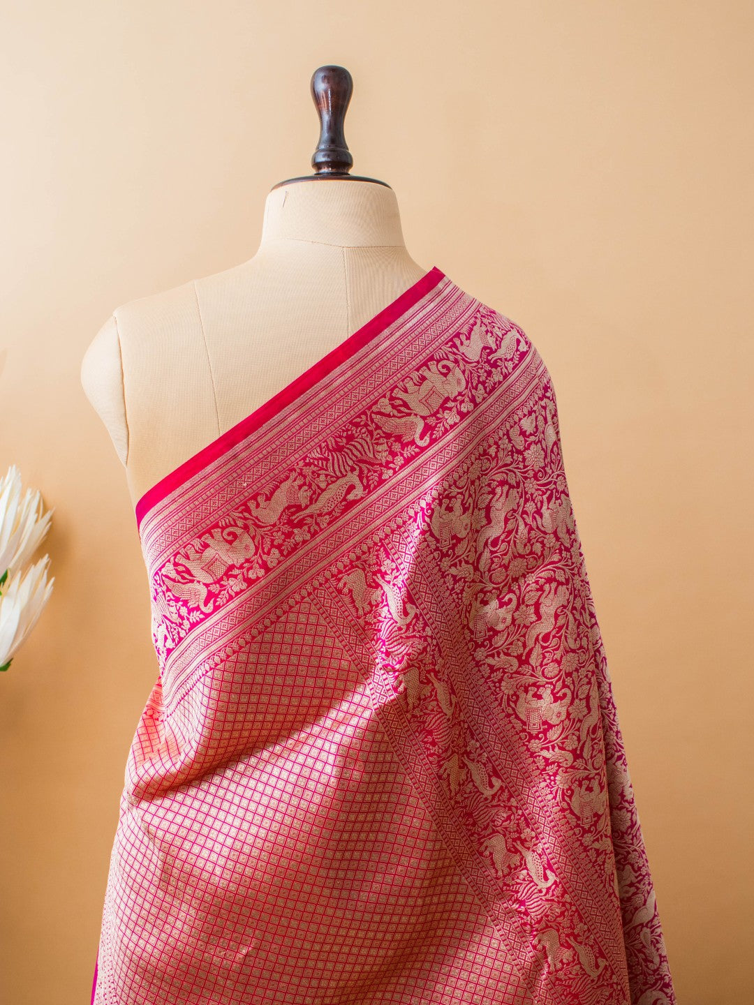 Shikargha Weaving In Pure Kataan Silk Hand Weaved - Pink