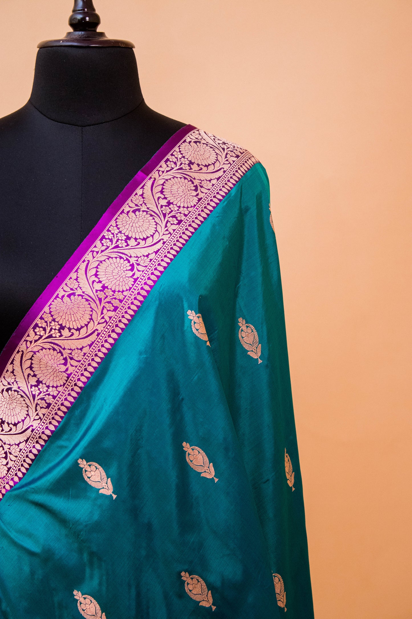Contrast Border Traditional Banarsi Hand Weaved Blue