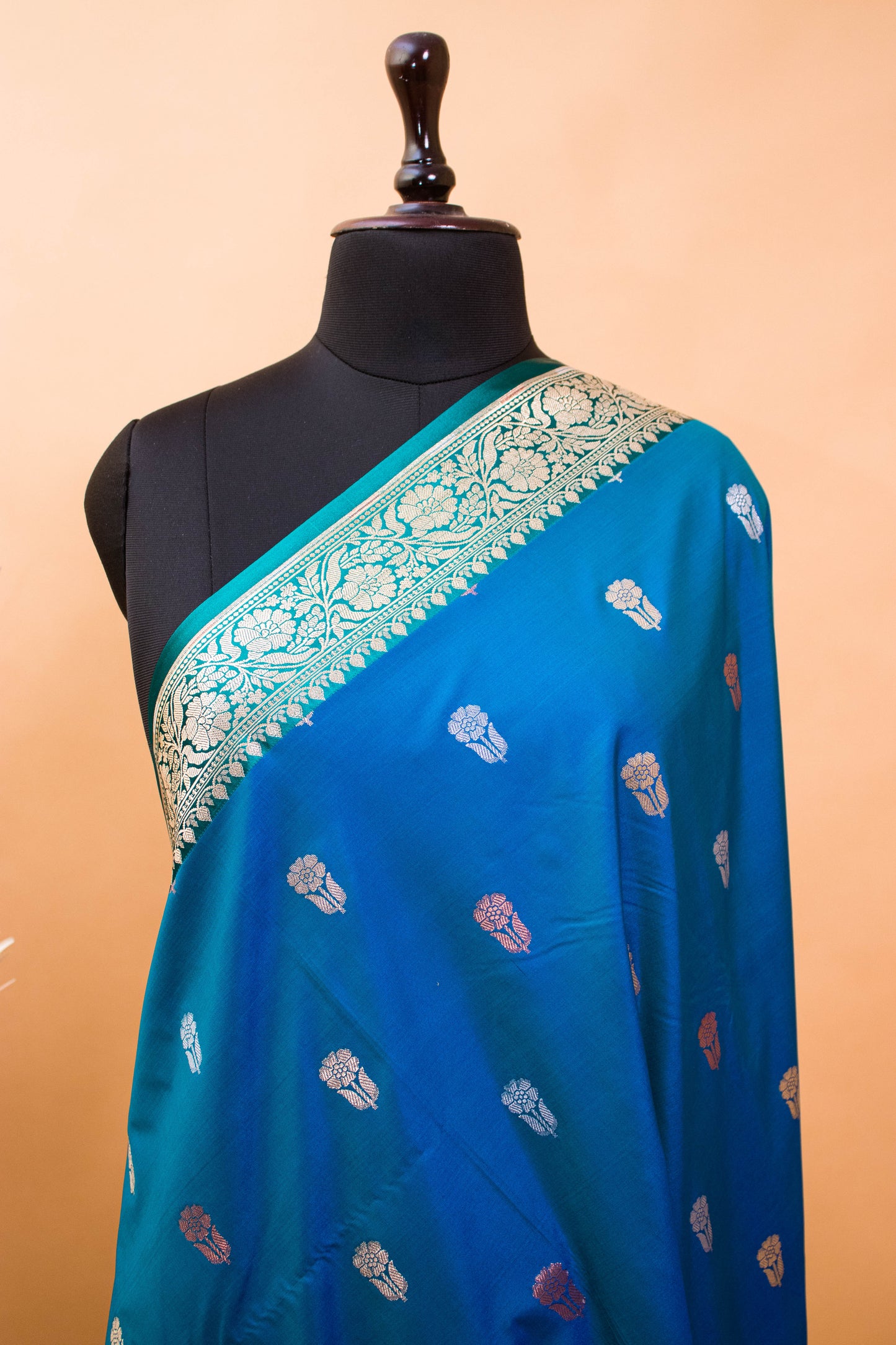Traditional Banarsi Cotrast Border Butti Weaving Blue