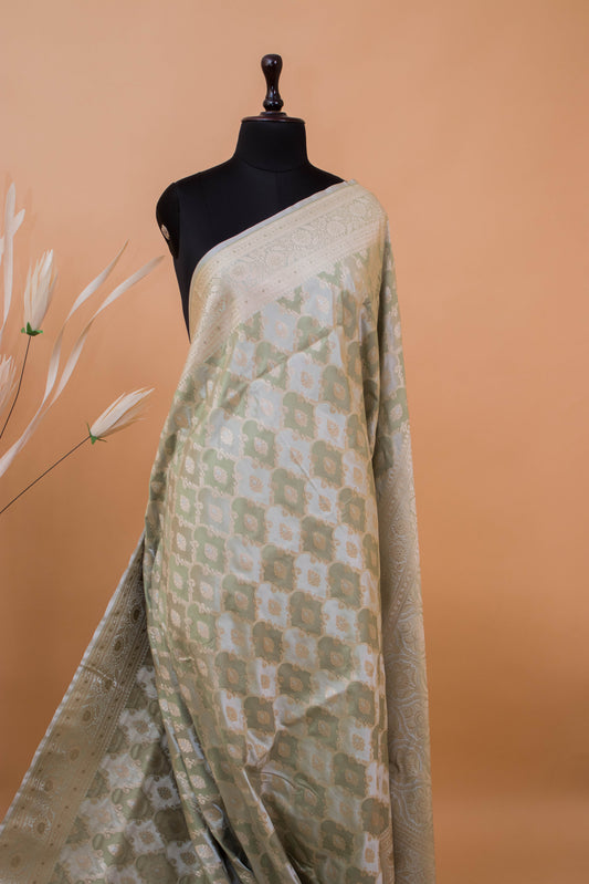 Rangkaat Jaal Weaving In Banarasi Mashru Silk - Green