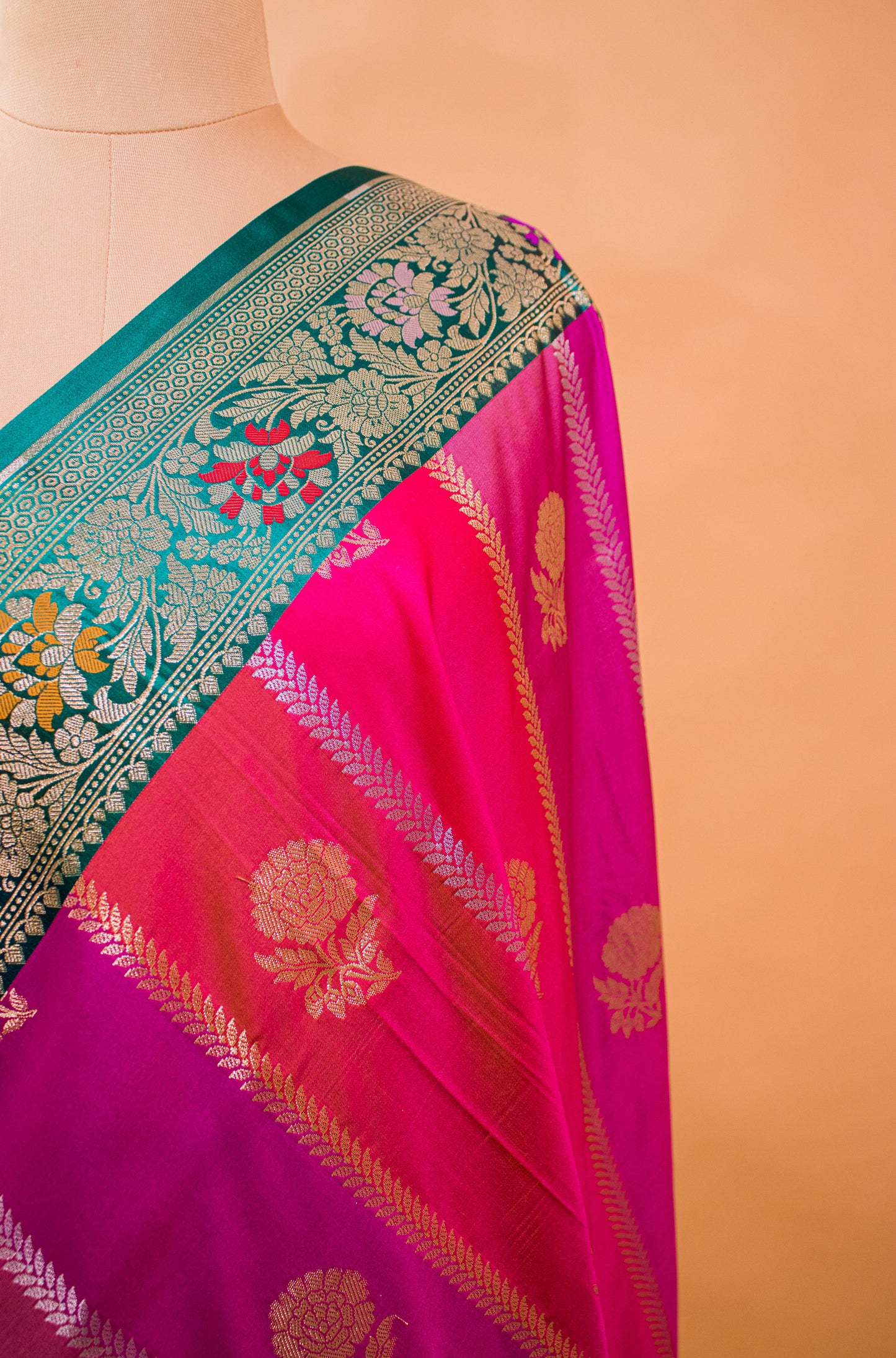 Banarasi Rangkaat Weaving Saree With Contrast Meenakari Border - Multi Color