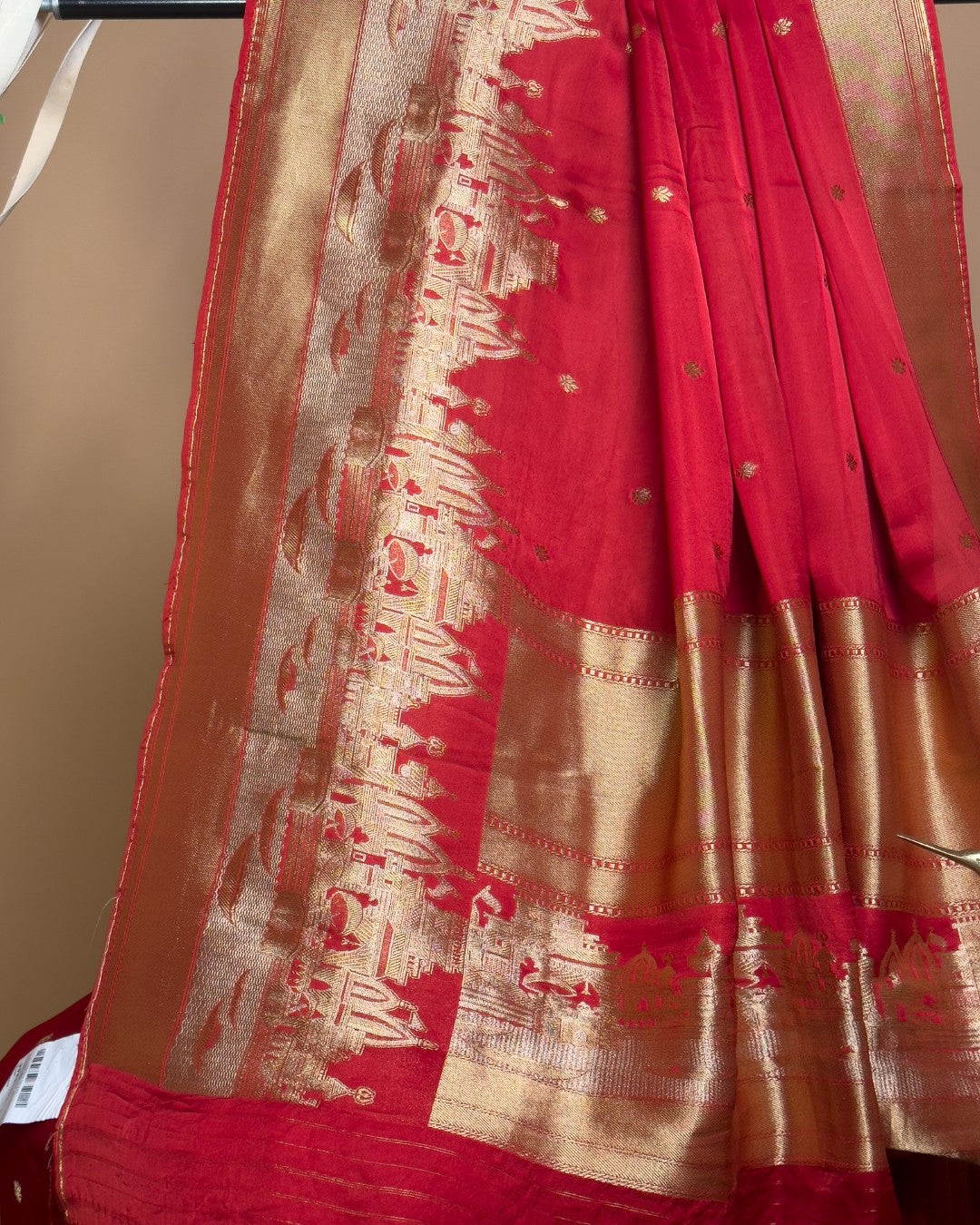 Banaras Ghaat With River And Boat Weaved In Soft Mashru Silk Fabric Saree - Red