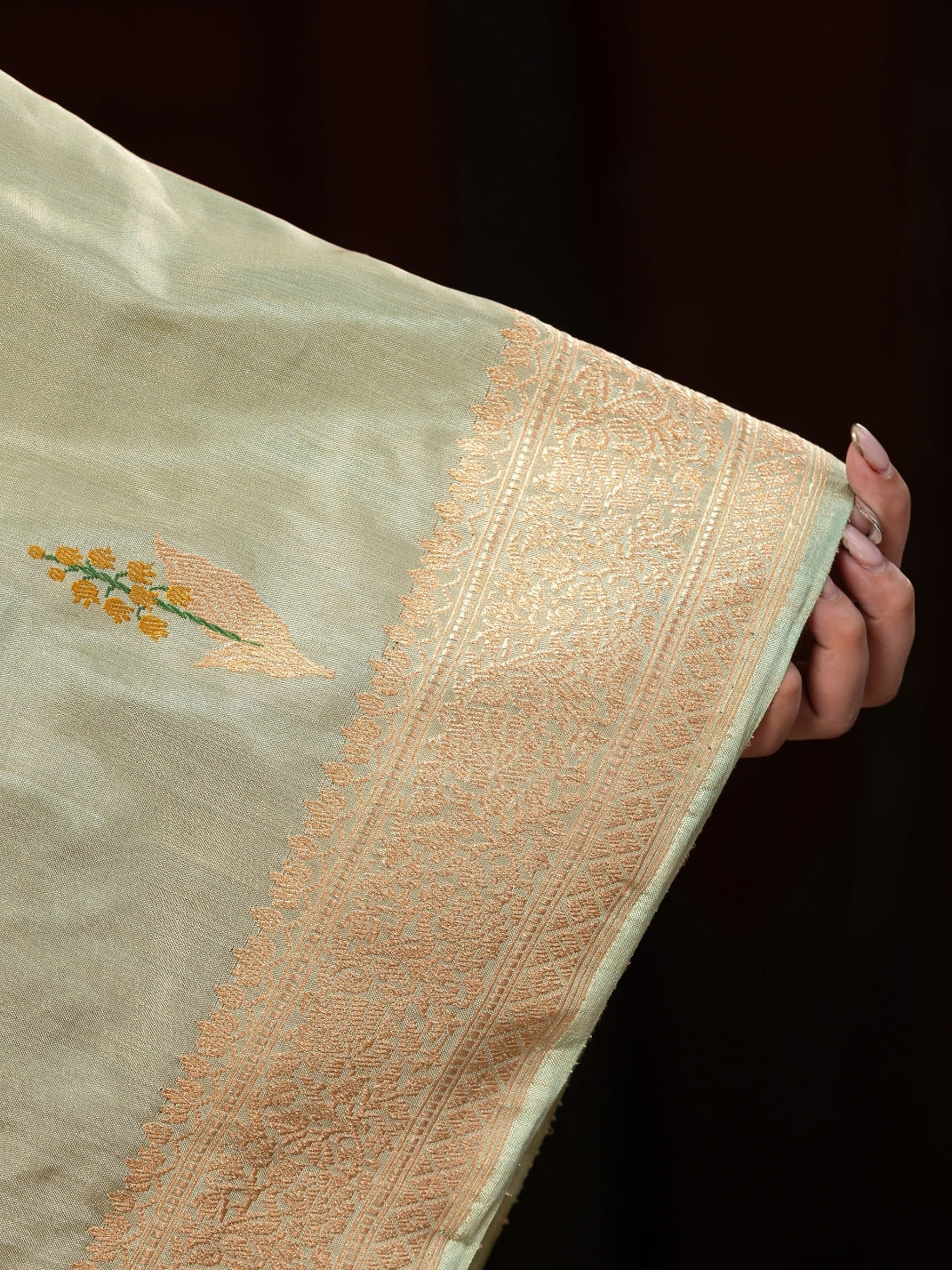 Handloom Kadhuwa Weave Tilfi Butti Saree In Pure Tissue Kataan Silk Fabric Green