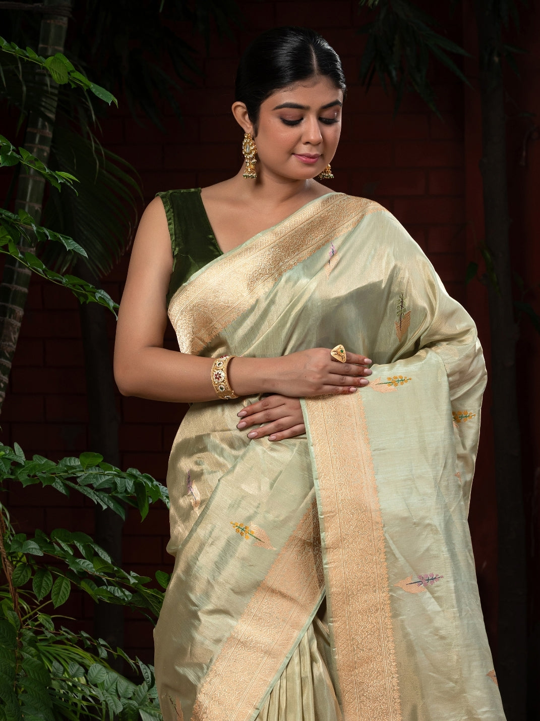 Handloom Kadhuwa Weave Tilfi Butti Saree In Pure Tissue Kataan Silk Fabric Green