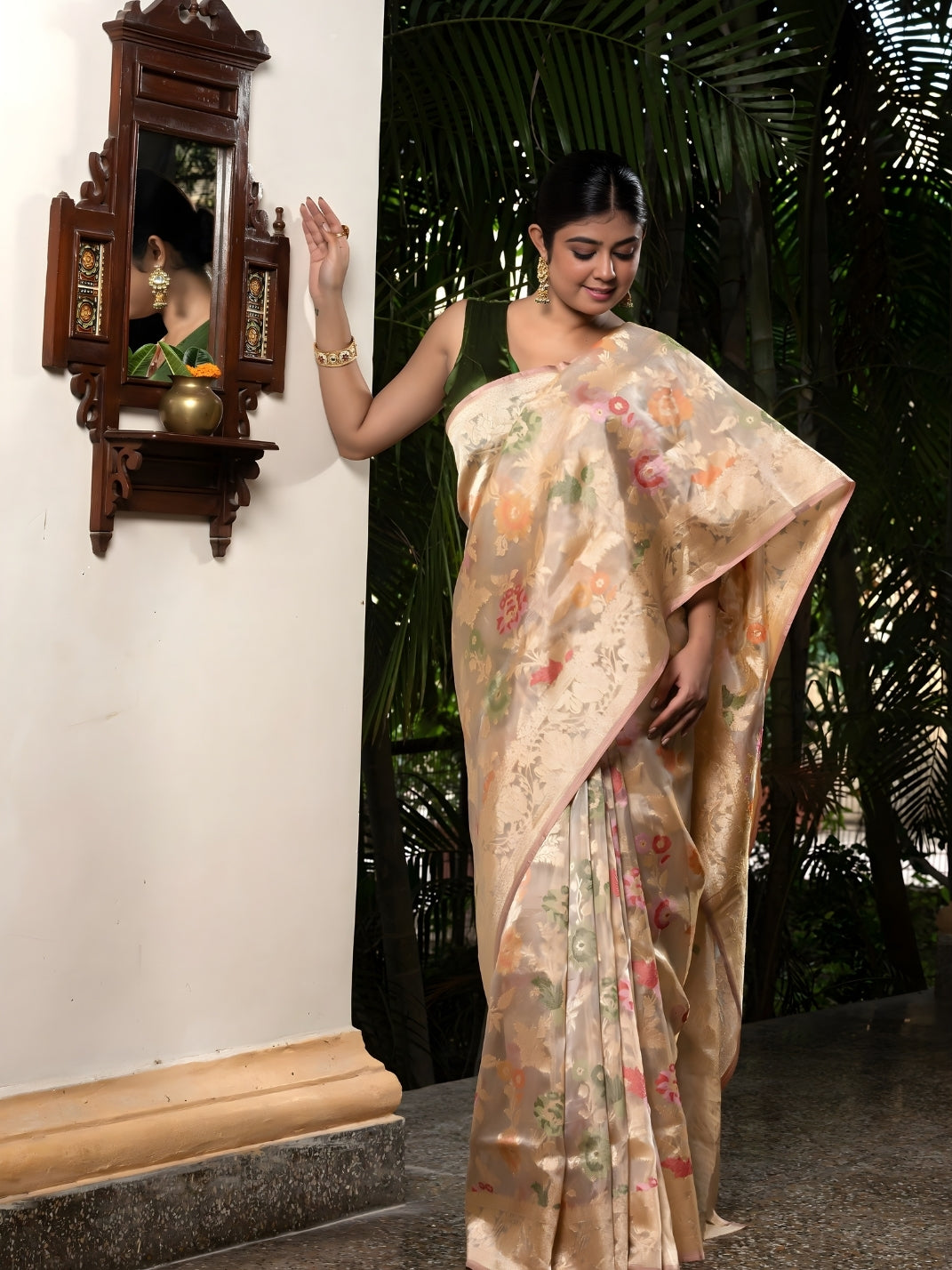 Handloom Banarasi Tilfi Meenakari Jaal In Pure Tissue Fabric Golden