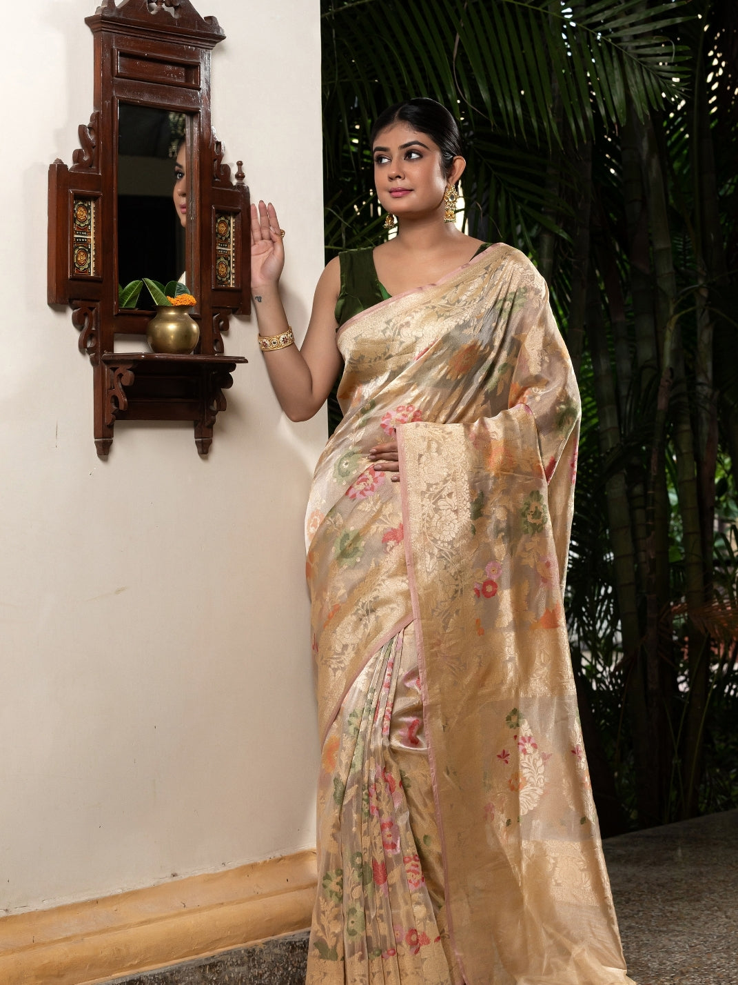 Handloom Banarasi Tilfi Meenakari Jaal In Pure Tissue Fabric Golden